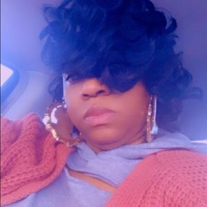 Meet your Posher, Liz